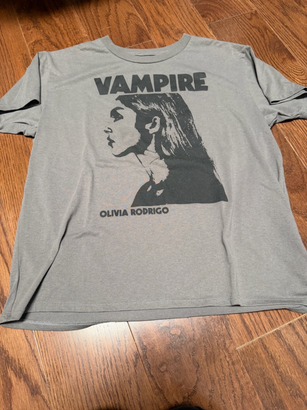 Kids XLOlivia Rodrigo 'Vampire' Gray Graphic Tee